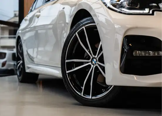 BMW-320i-2020