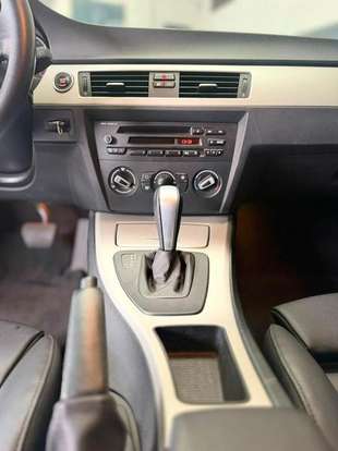 BMW-320i-2.0 16V GASOLINA 4P AUTOMÁTICO BMW-320i-2011