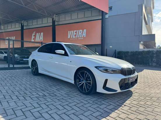 BMW-320i-2023