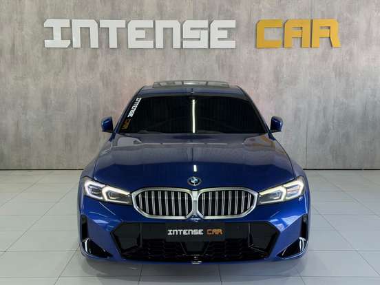 BMW-320i-2022