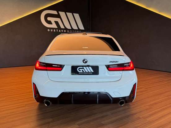 BMW-320i-2023