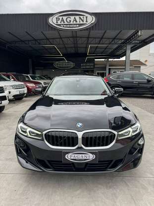 BMW-320i-2022