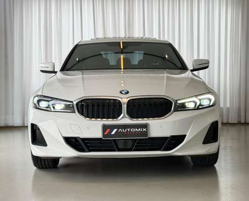 BMW-320i-2023