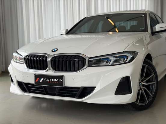 BMW-320i-2023