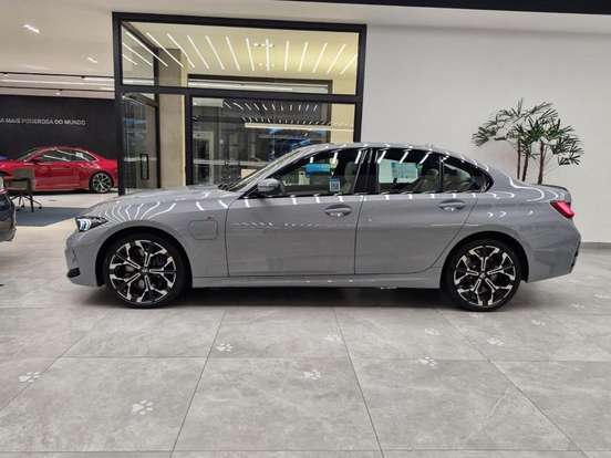BMW-330e-2.0 16V TURBO HÍBRIDO M SPORT AUTOMÁTICO BMW-330e-2025