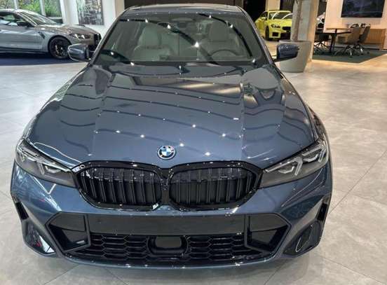 BMW-330e-2025