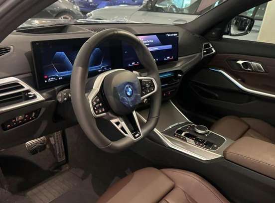 BMW-330e-2026