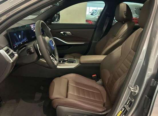 BMW-330e-2026