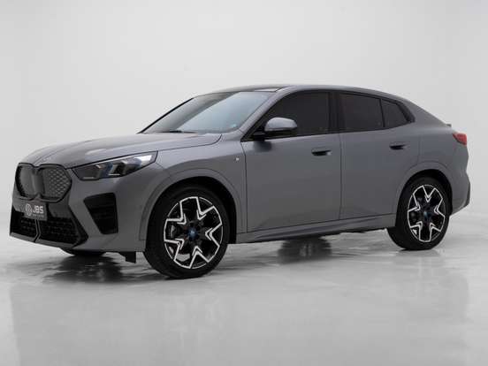 BMW-iX2-64,8 KW ELÉTRICO XDRIVE30 M SPORT BMW-iX2-2024