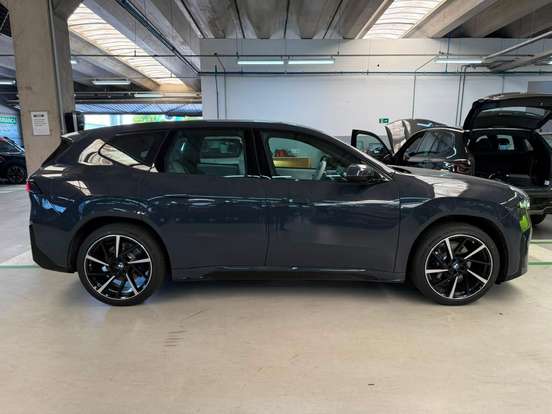 BMW-iX3-2026