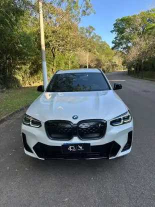 BMW-iX3-2023