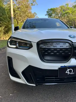 BMW-iX3-2023