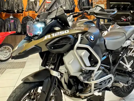 BMW-R 1250 GS ADVENTURE PREMIUM + EXCLUSIVE BMW-R 1250 GS ADVENTURE PREMIUM + EXCLUSIVE-2020