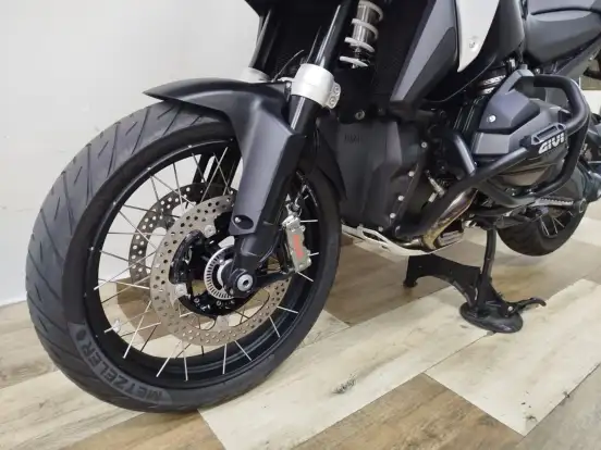 BMW-R 1300 GS TRIPLE BLACK BMW-R 1300 GS TRIPLE BLACK-2024