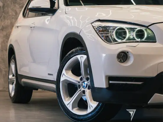 BMW-X1-2.0 20I 4X2 16V FLEX 4P AUTOMÁTICO BMW-X1-2013