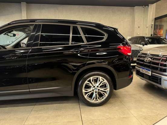 BMW-X1-2.0 16V TURBO ACTIVEFLEX SDRIVE20I X-LINE 4P AUTOMÁTICO BMW-X1-2021
