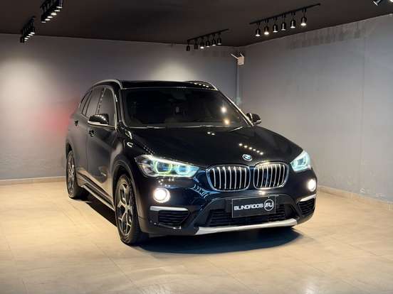BMW-X1-2.0 16V TURBO ACTIVEFLEX SDRIVE20I X-LINE 4P AUTOMÁTICO BMW-X1-2017
