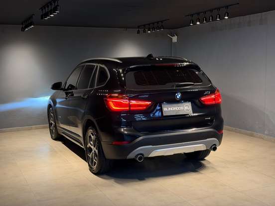 BMW-X1-2.0 16V TURBO ACTIVEFLEX SDRIVE20I X-LINE 4P AUTOMÁTICO BMW-X1-2017