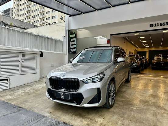 BMW-X1-2023