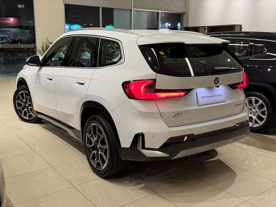 BMW-X1-2.0 16V TURBO GASOLINA SDRIVE20I X-LINE STEPTRONIC BMW-X1-2024