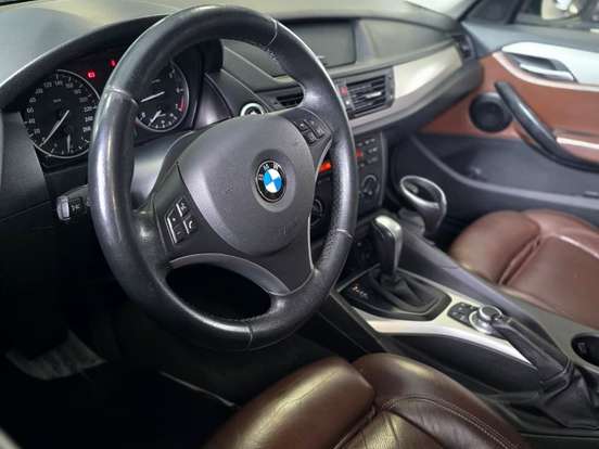 BMW-X1-2.0 18I 4X2 24V GASOLINA 4P AUTOMÁTICO BMW-X1-2011