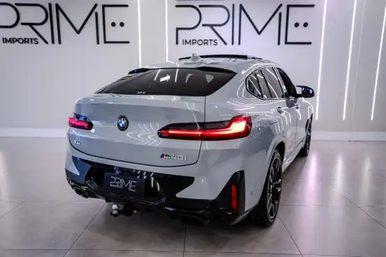 BMW-X4-2022