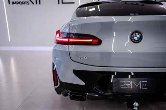 BMW-X4-2022