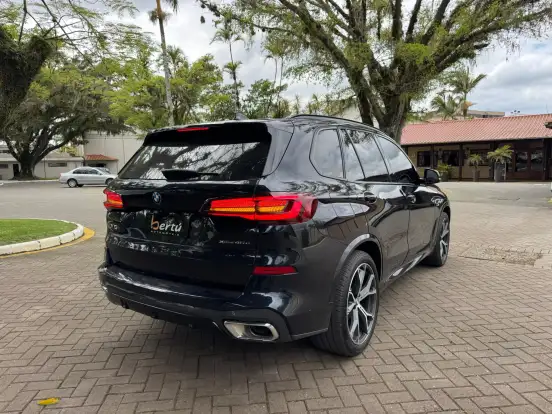 BMW-X5-2023