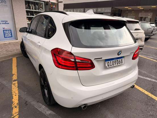 BMW-220i-2.0 CAT GP 16V TURBO ACTIVEFLEX 4P AUTOMÁTICO BMW-220i-2017