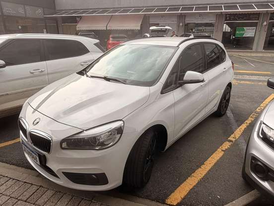 BMW-220i-2017