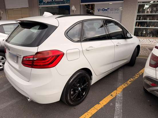 BMW-220i-2017