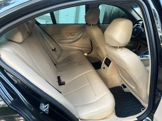 BMW-320i-2014