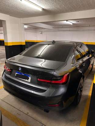 BMW-320i-2021