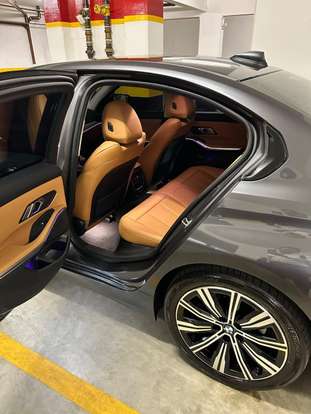 BMW-320i-2021