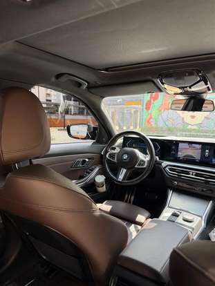 BMW-320i-2023