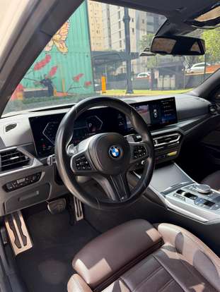 BMW-320i-2023