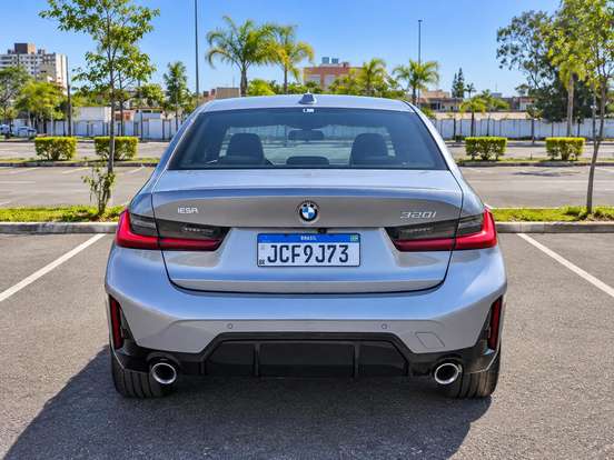 BMW-320i-2.0 16V TURBO FLEX M SPORT AUTOMÁTICO BMW-320i-2023
