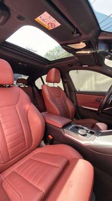 BMW-320i-2023