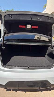 BMW-320i-2023