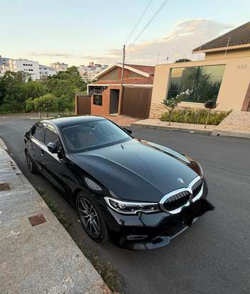 BMW-320i-2022