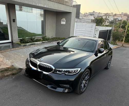 BMW-320i-2022