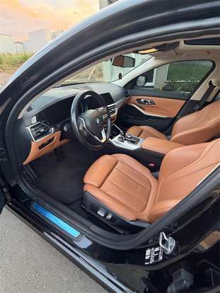 BMW-320i-2022