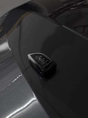 BMW-320i-2022