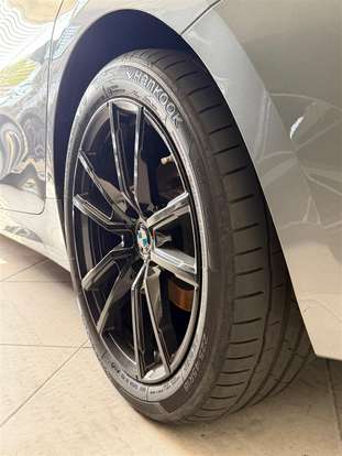 BMW-320i-2024