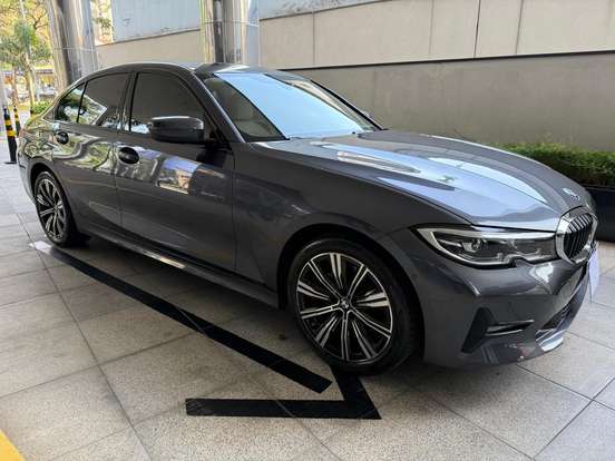 BMW-320i-2020