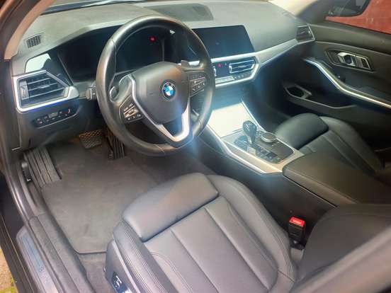 BMW-320i-2.0 16V TURBO GASOLINA M SPORT AUTOMÁTICO BMW-320i-2019