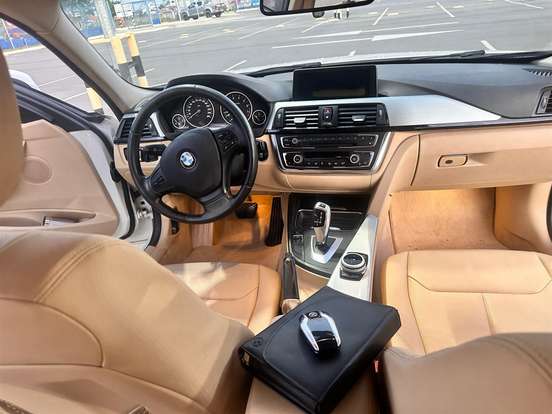 BMW-320i-2013
