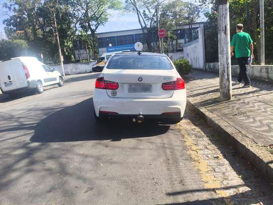 BMW-320i-2015