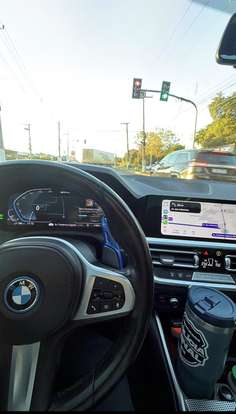 BMW-330e-2022