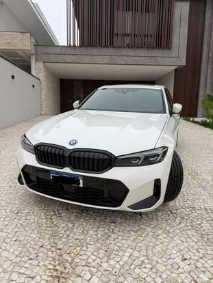 BMW-330e-2022